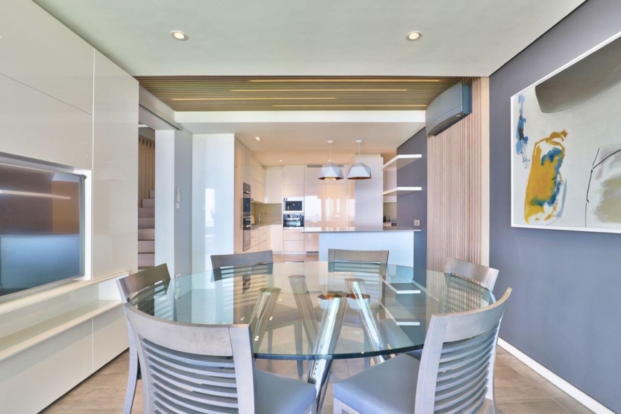 5 Bedroom Property for Sale in Fresnaye Western Cape